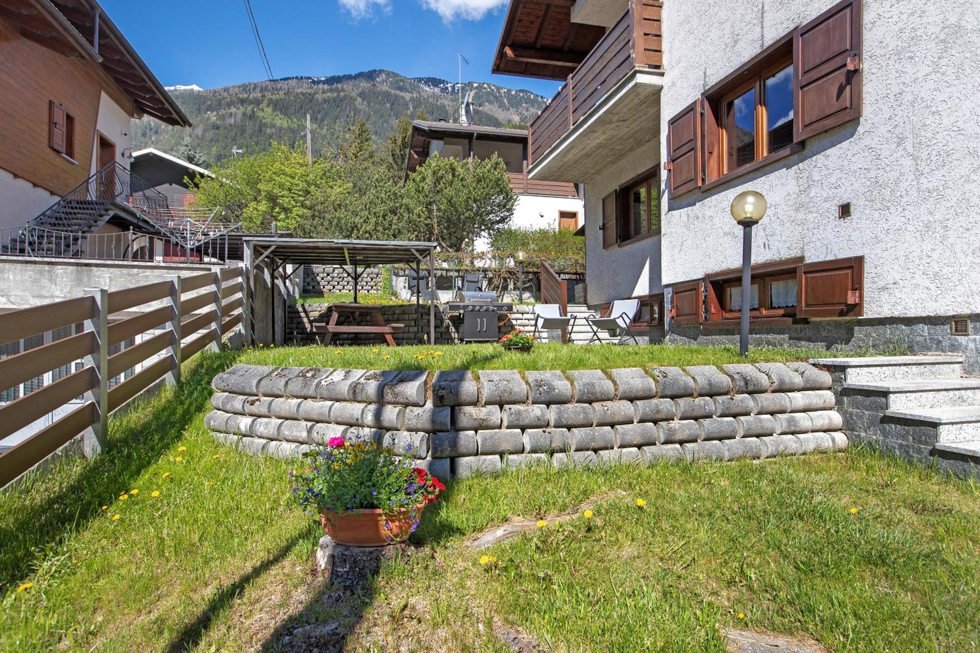 Villa Mountain Chalet Close To Bormio à Valdisotto Extérieur photo